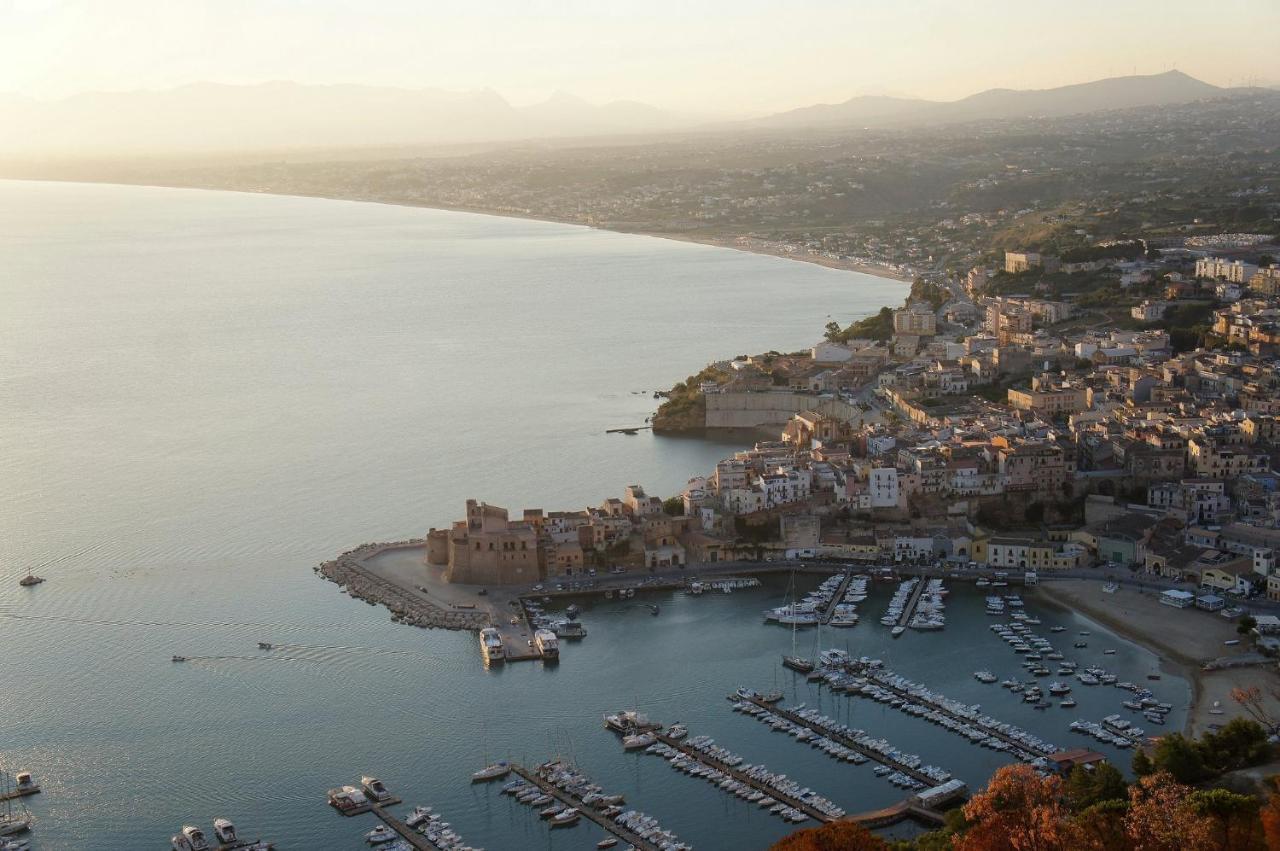 Marconi E Garibaldi 76 Apartment Castellammare del Golfo Exterior photo